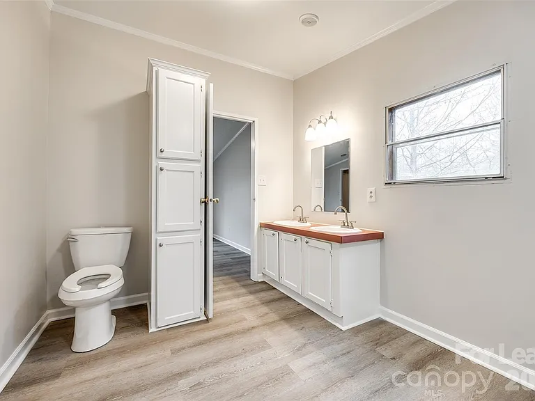 128 Summerglen Dr — Photo 16