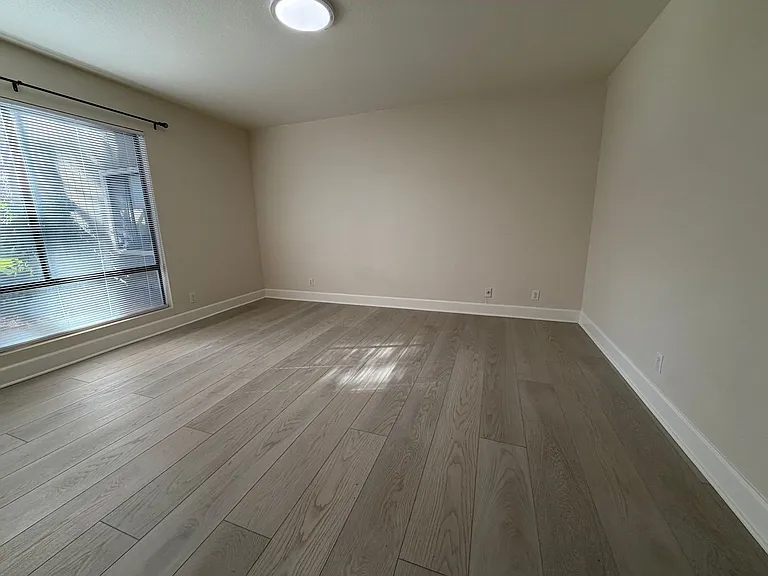 1665 Braddock Ct — Photo 10