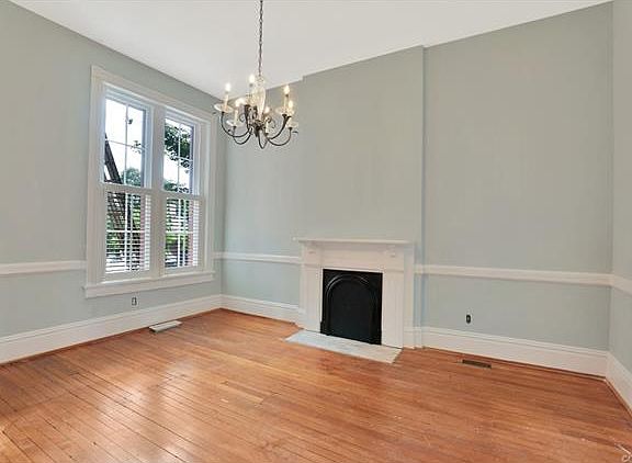 3rd image of 2601 E Broad St