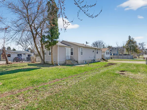 26203 W Grand Ave, Ingleside, IL 60041