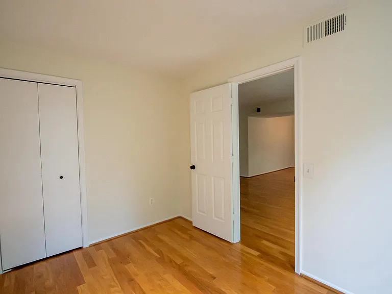 120 Fort Evans Rd SE #C — Photo 23