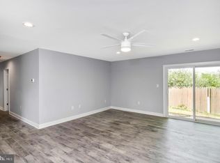 751 Edgemont Rd, Fairless Hills, PA 19030