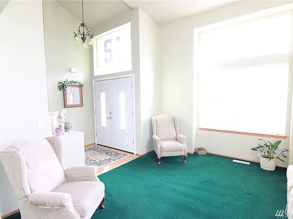 5th image of 12602 201st Avenue Ct E