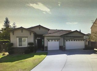 1186 Greenfield Ave, Clovis, CA 93611