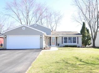 2082 Dorval Dr, Naperville, IL 60565
