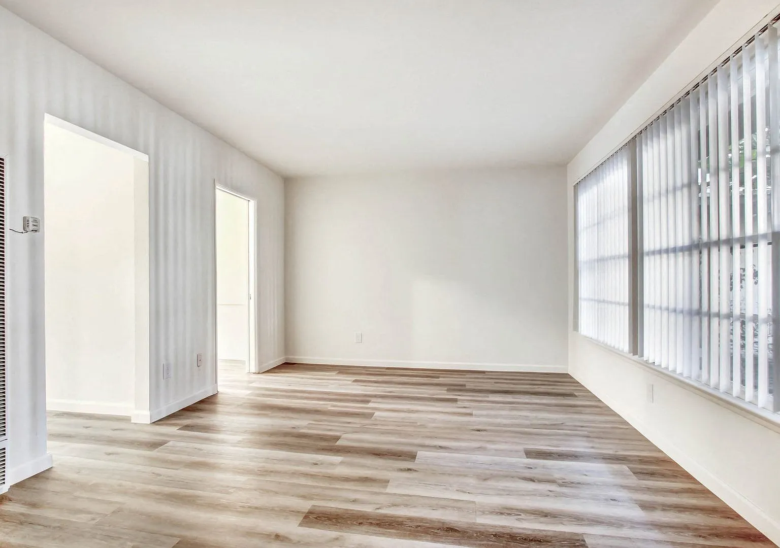 Oxford Avenue Apartments II — Photo 3