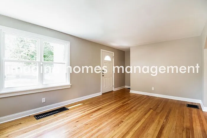 1314 Schirmer Ave — Photo 3