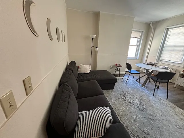 1 bed, 1.0 bath, 700 sqft, $1,950 — Photo 3