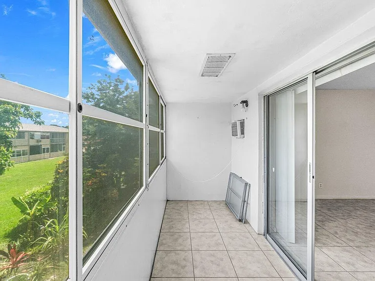 52 Kingswood E #C — Photo 21