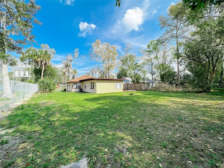 319 NW 16th Ave — Photo 44