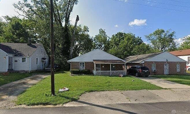 1st image of 2621 Fairport Ave