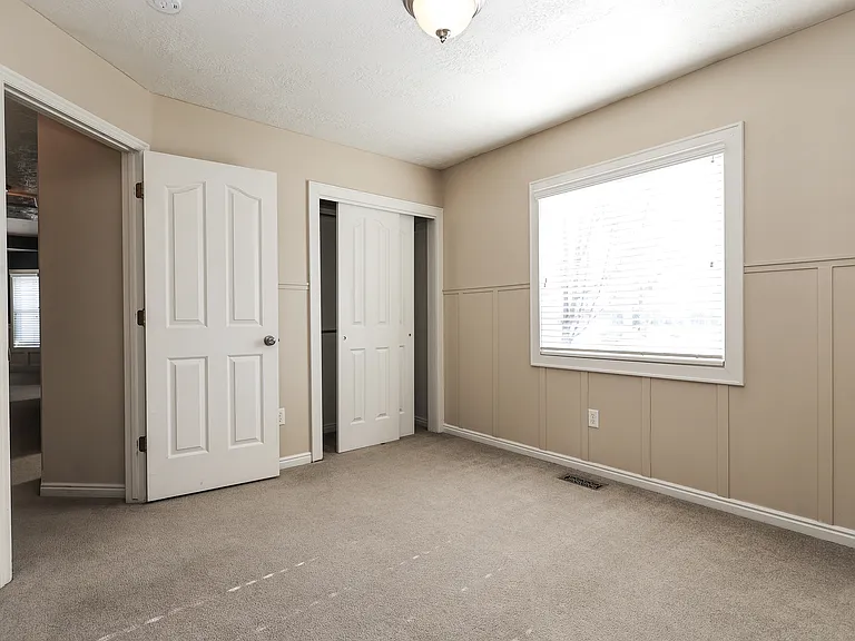 494 E Sandy Hollow Cir #S — Photo 2
