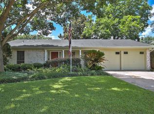 9327 Winsome Ln, Houston, TX 77063