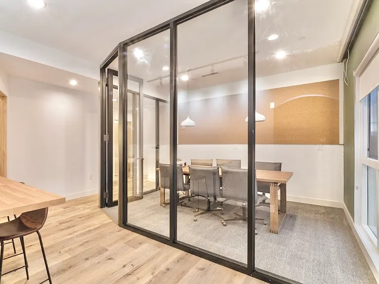 1455 W 36th St — Photo 26