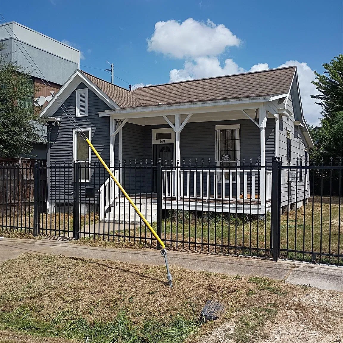 3 bed, 1.0 bath, 896 sqft, $1,450 — Photo 1