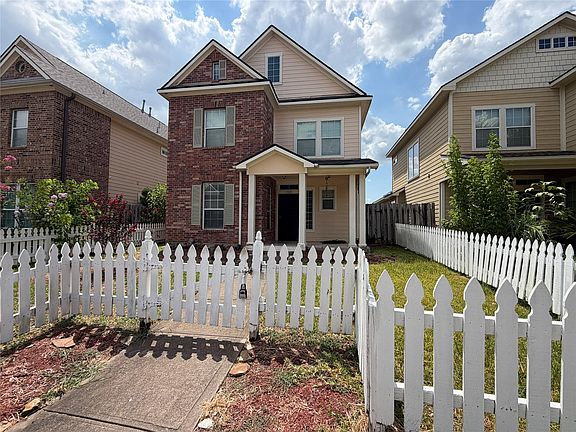 3rd image of 14434 Summer Garden Dr