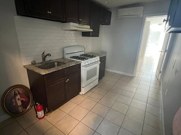 83 Market St APT 3