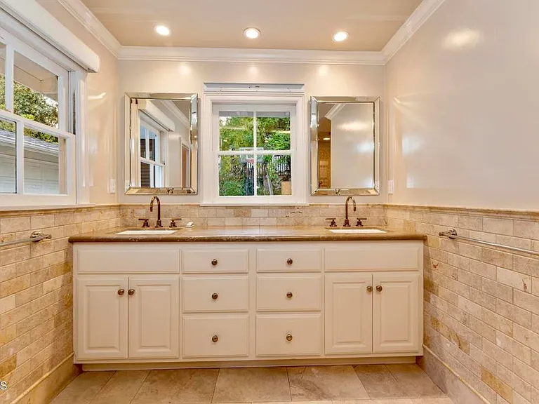 1650 Knollwood Dr — Photo 23
