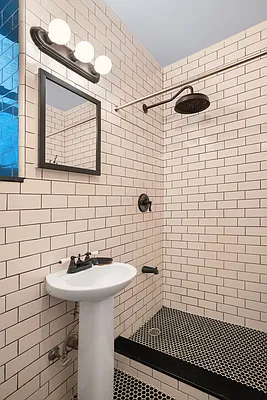 Sold by Compass | media 22