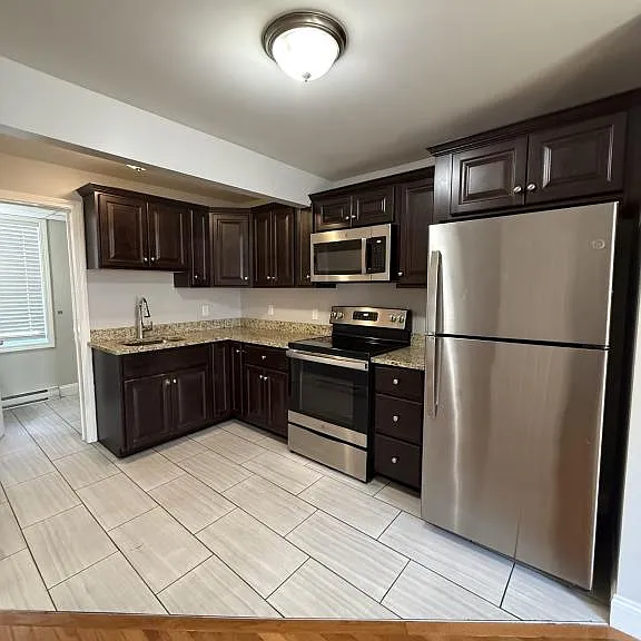 212 Robeson St — Photo 4