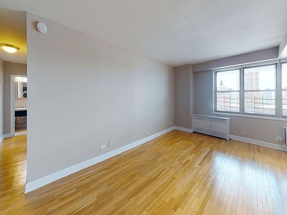 5th image of 310 Greenwich St APT 26H
