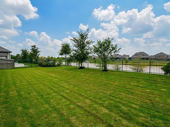 5th image of 2418 Sunflower Cove Ln