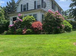 14 Red Brook Rd, Great Neck, NY 11024