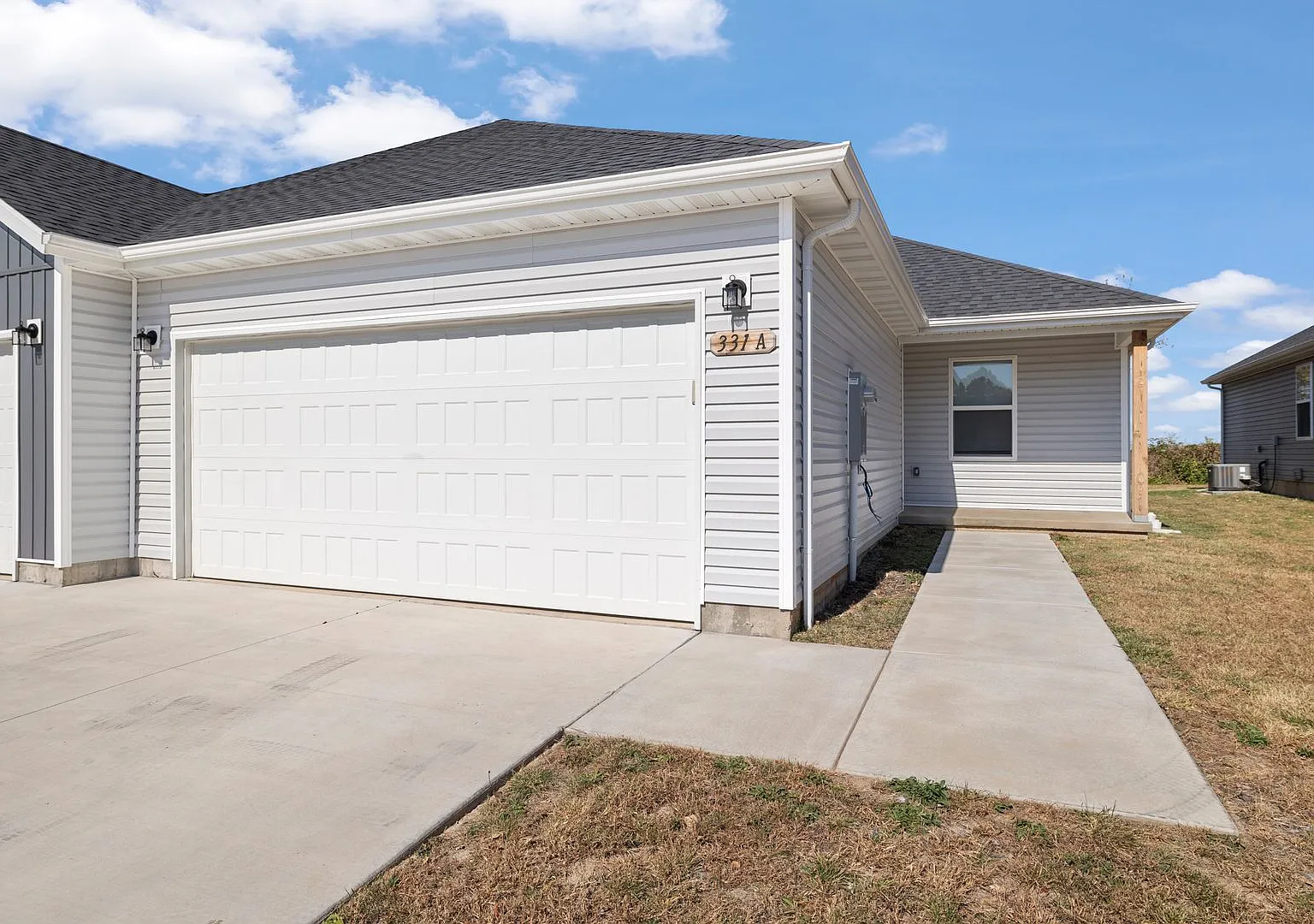 Newly built 3 bedroom duplex- Aurora, MO — Photo 1