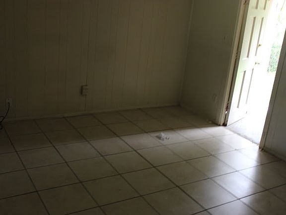 5th image of 218 Bradshaw Dr