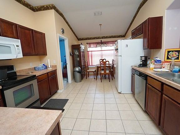 4th image of 2718 Corybrooke Ln