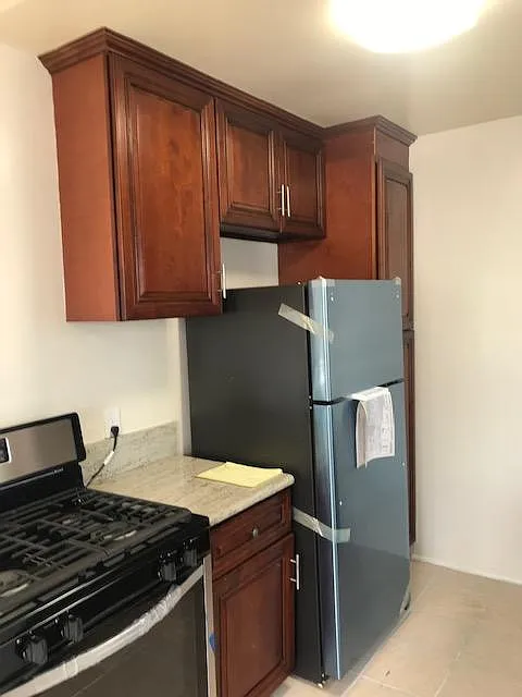 Building Photo - 3914 Ingraham St #3