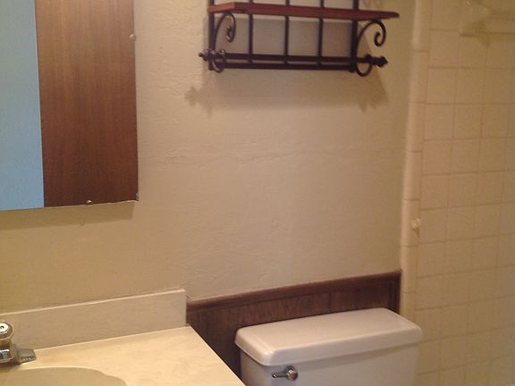 Full bath upstairs.