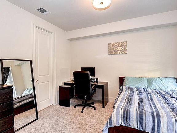 3rd image of 2326 Hutchins St