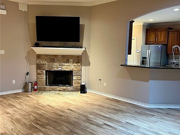 3rd image of 2600 Forest Oaks Dr