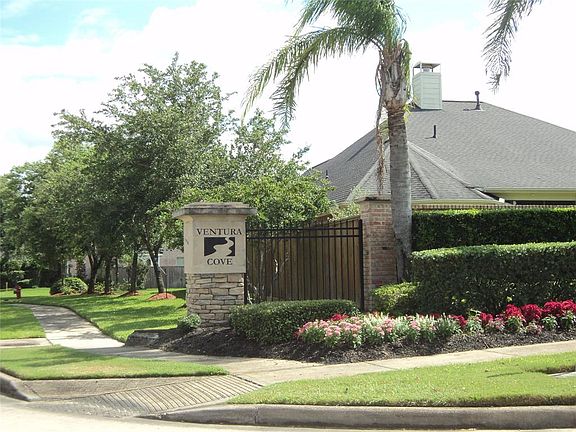 3rd image of 1518 Fontana Way