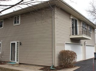 3826 Twin Pines Dr #7D, Uniontown, OH 44685