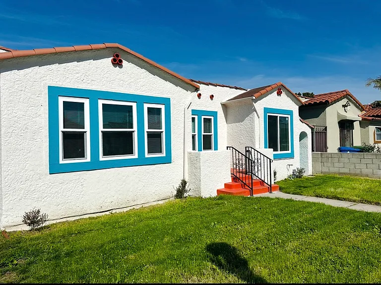 2669 Clyde Ave — Photo 2