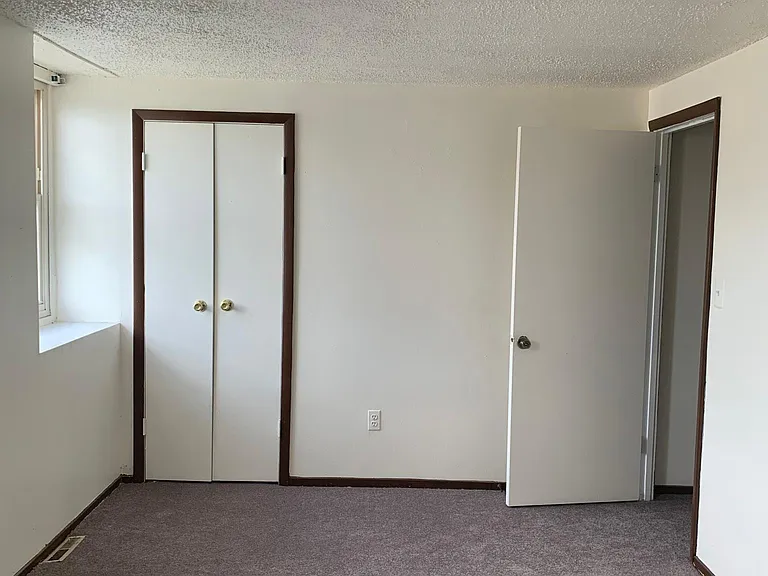 1842 Village Green Dr — Photo 6