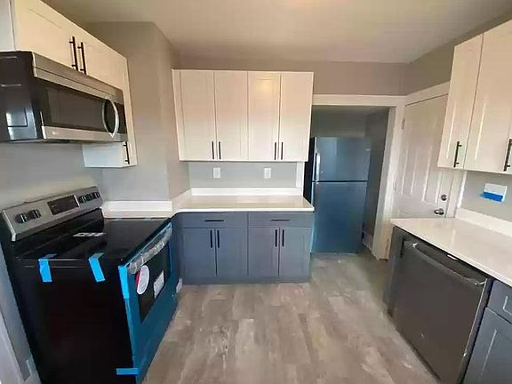 4th image of 2160 Chesterland Ave