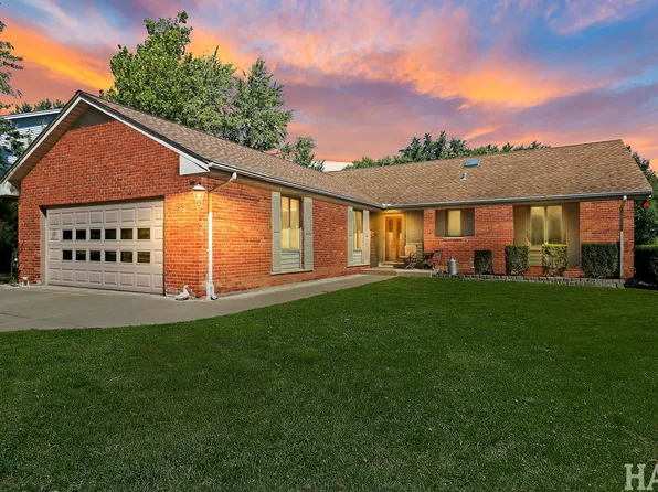 945 N Carmel Dr, Palatine, IL 60074