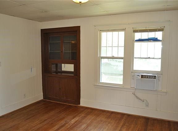 3rd image of 303 N 26th St