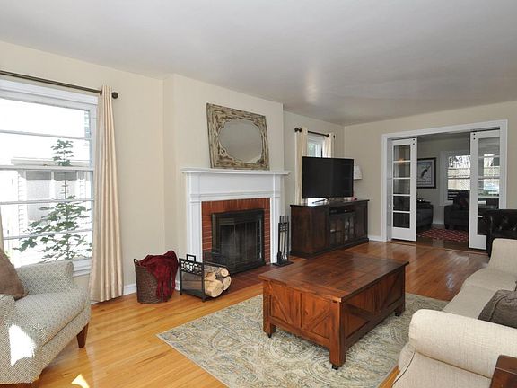 3rd image of 7742 Stickney Ave