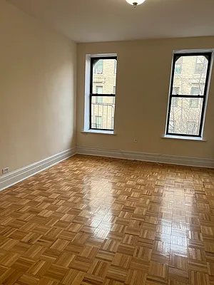 Rented by City Connections Realty | media 8