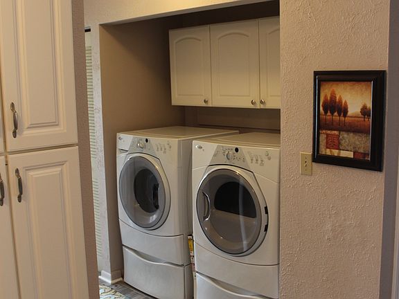3rd image of 6485 Chasewood Dr APT F