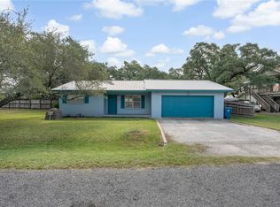 302 Fulton Ave, Rockport, TX 78382