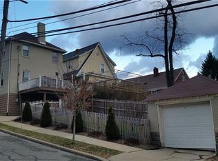 500 Fruithurst Dr, Mt Lebanon, PA 15228