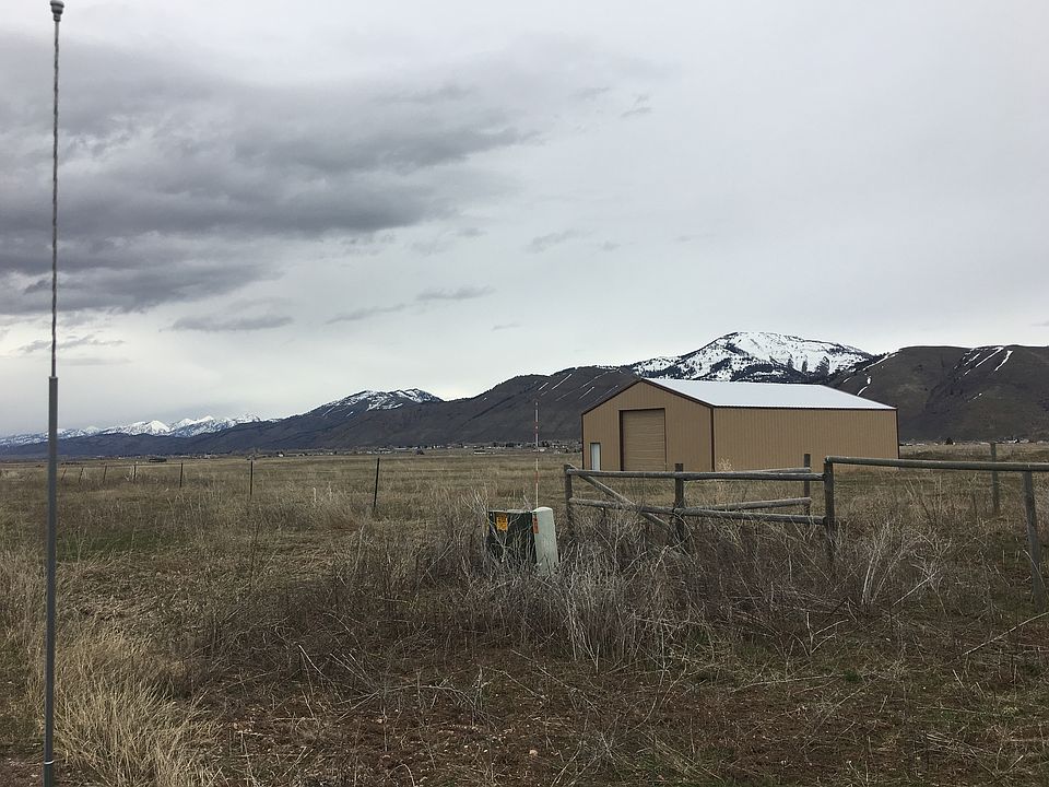 2nd image of 2108 15th St N