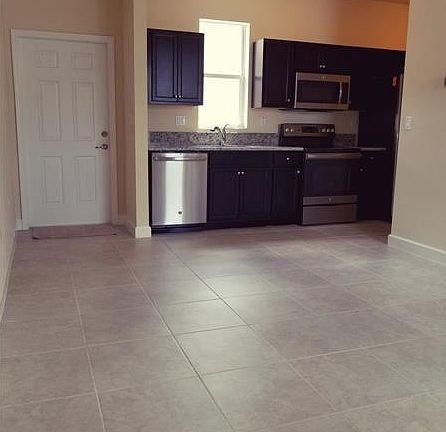 Room/Kitchen