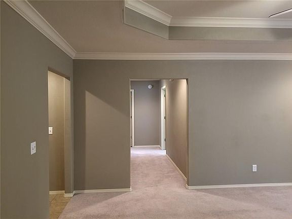 5th image of 6103 Meadow Well Ave