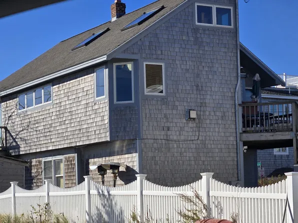 4 79th St #B, Newburyport, MA 01950